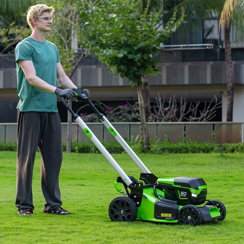 60V Battery Lawn Mower 46cm Self Propelled Greenworks