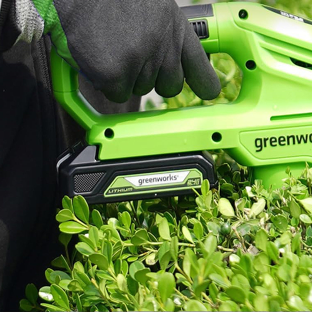 Greenworks 24V LED Spot Light Kit - 3000 Lumen, 9 Cree LEDs, 3 Brightness Levels, Includes 2Ah Battery & Charger