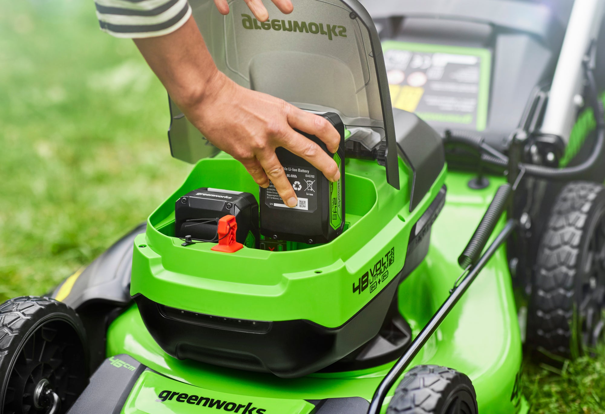 Greenworks 24v 33cm cordless lawnmower sale